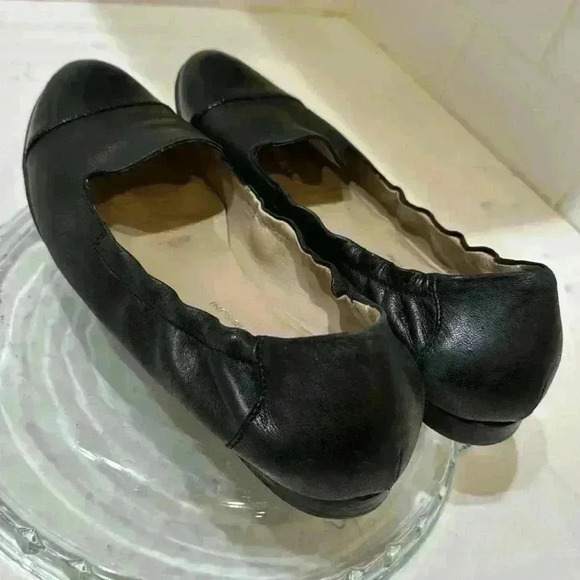 AGL Black Leather Ballet Flat with Patent Leather Toe SZ 38 - Picture 3 of 11